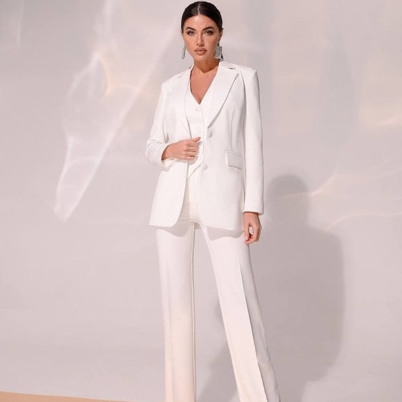 Femme de Carriere Pants - White linen blazer and pants
